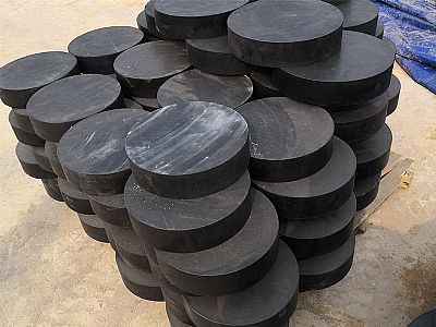 三都县板式橡胶支座由若干层橡胶片与薄钢板经加压硫化